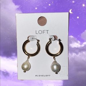 🦋 NWT never worn, LOFT pearl earrings!!